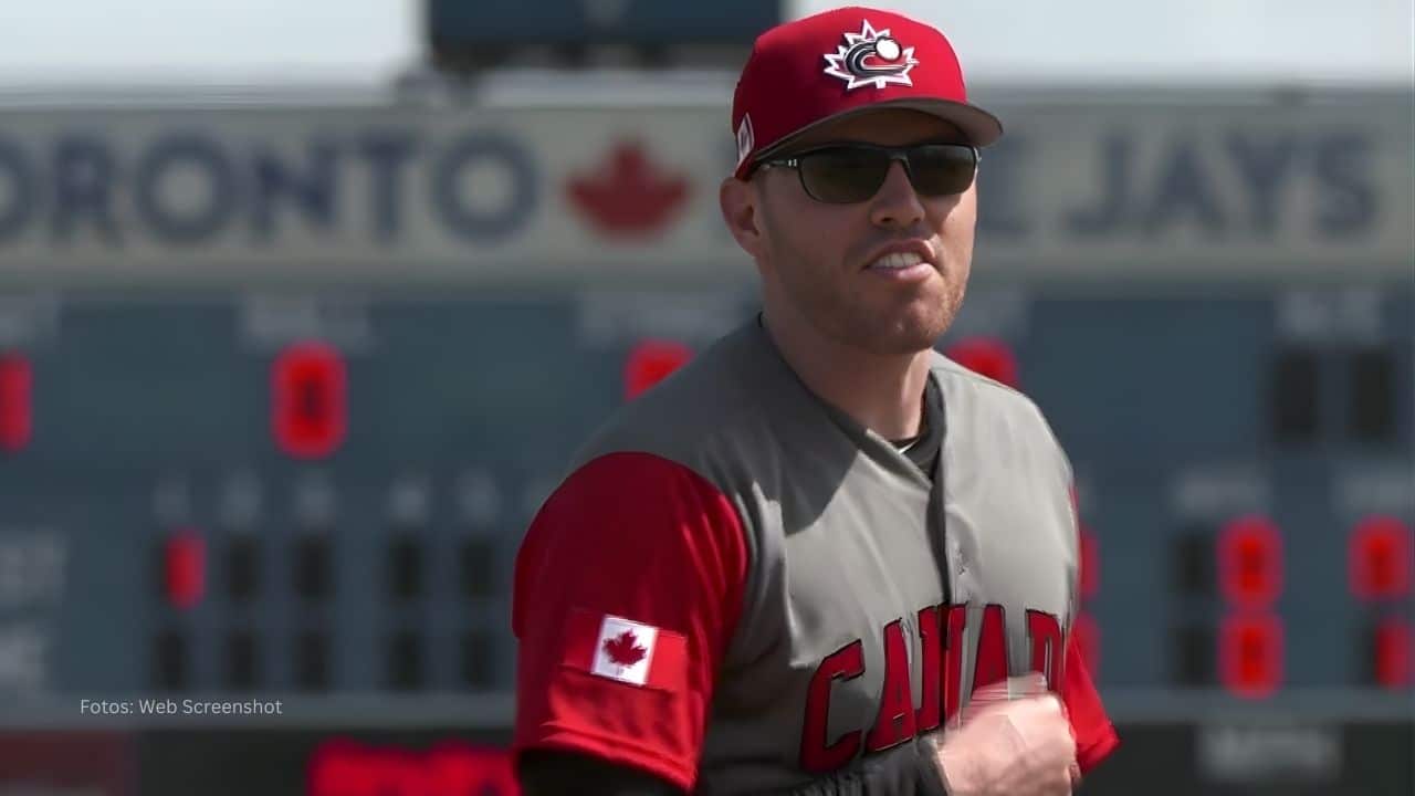 Freddie Freeman con el equipo de Canada en el Clasico Mundial