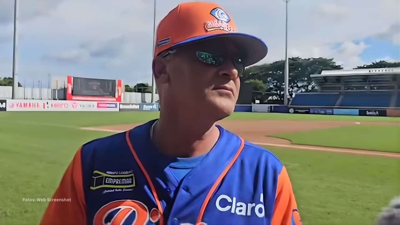 Omar Vizquel con el equipo de Gigantes de Rivas