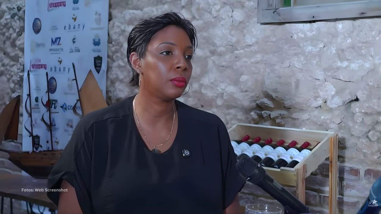 Cubana Regla Torres en una entrevista