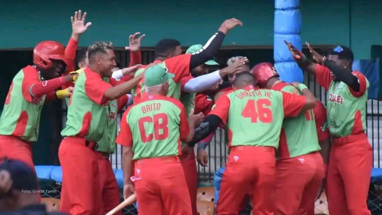 La victoria de los campeones del beisbol cubano fue para Keniel Ferráz que trabajó durante 5 episodios y le marcaron una sola limpia, con 4 ponches.