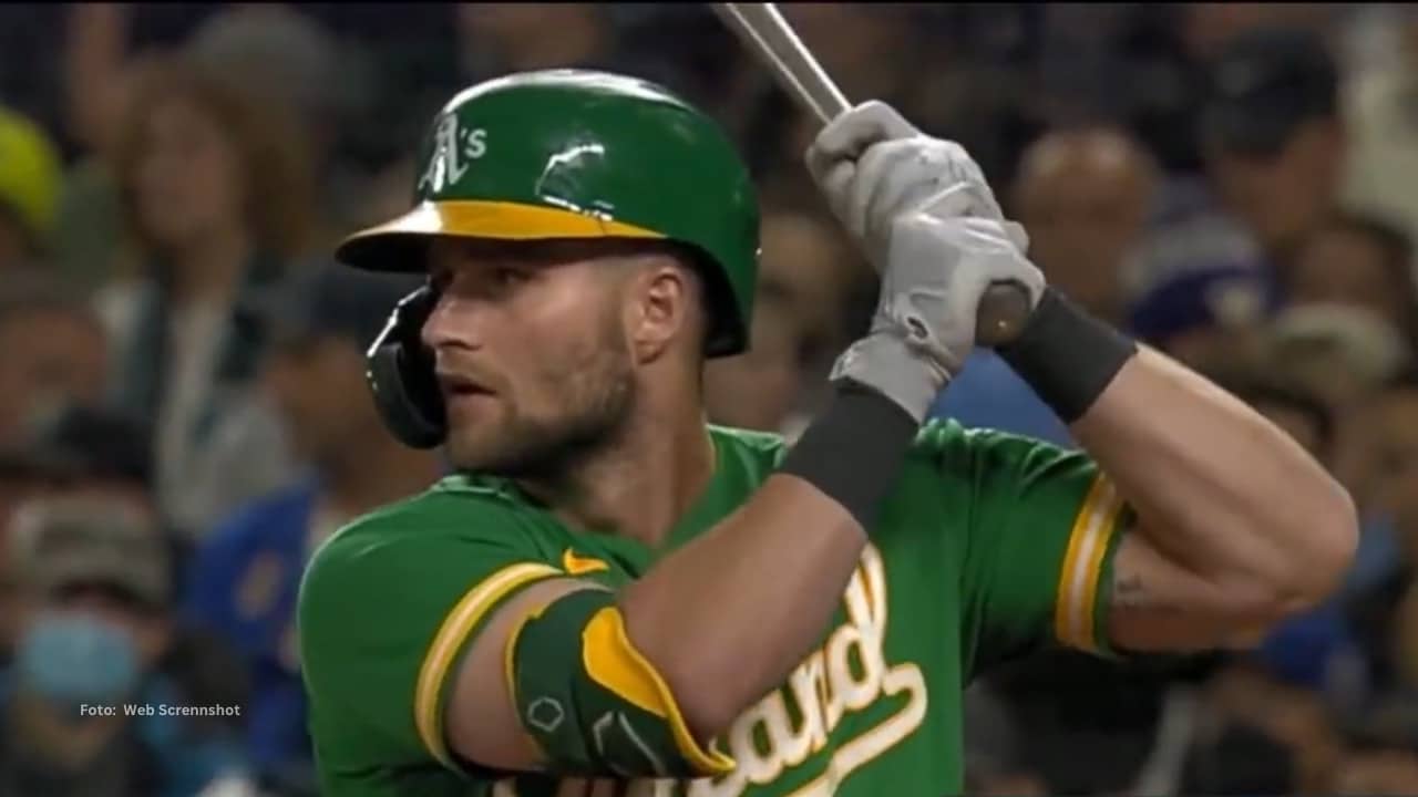 Yankees firmaron a Seth Brown para MLB 2026