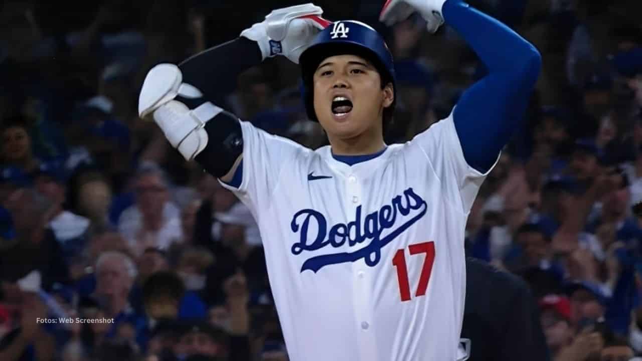 Shohei Ohtani celebrando un jonrón con Los Angeles Dodgers