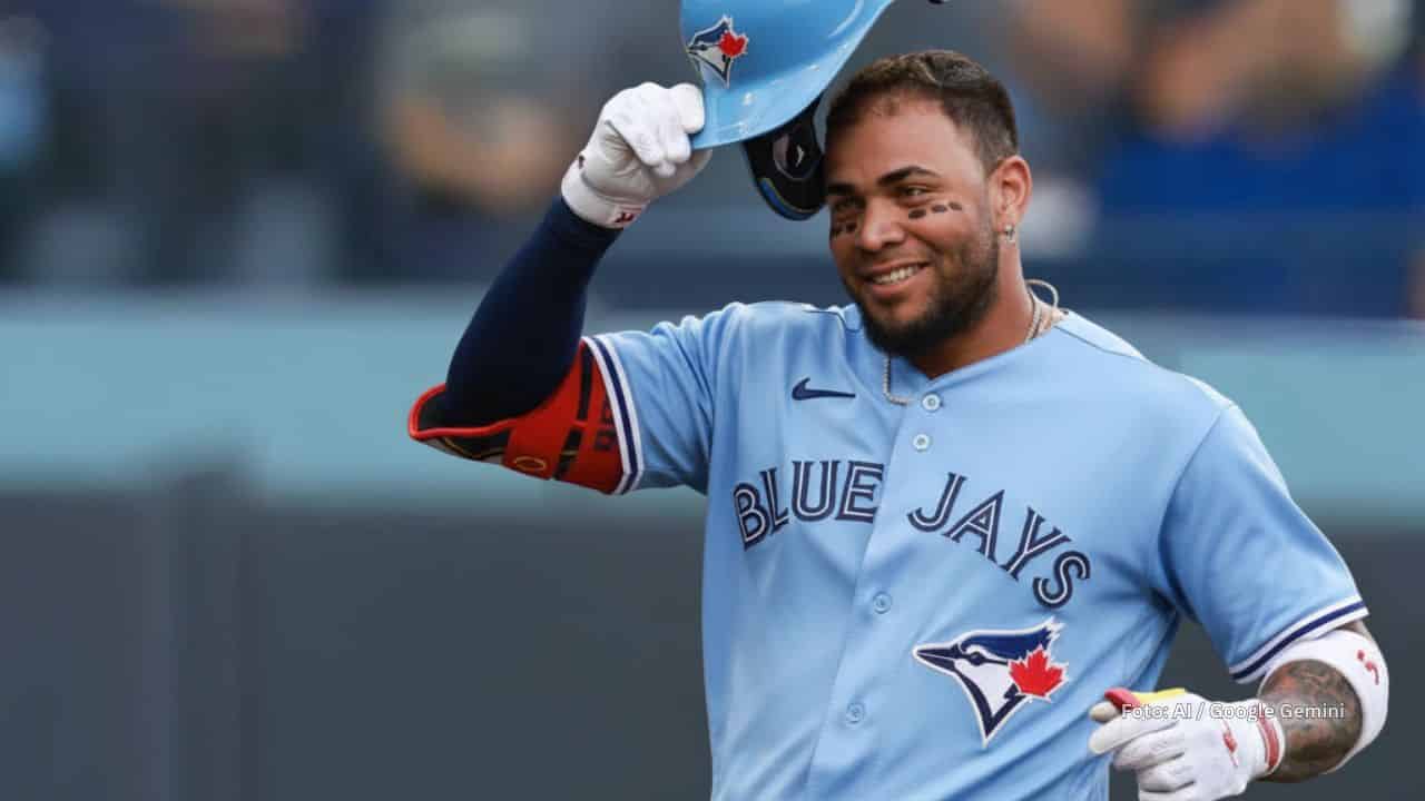 Yoan Moncada con uniforme de Toronto Blue Jays