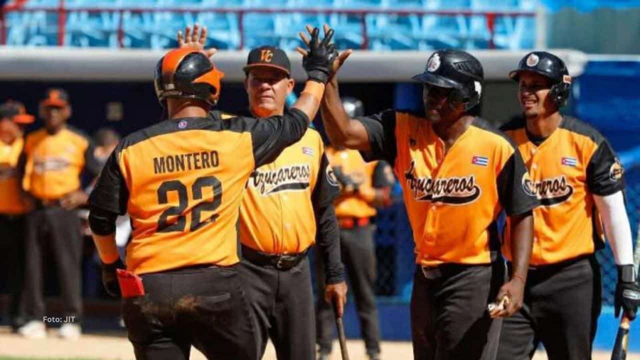 Villa Clara remonta espectacularmente y barre a Las Tunas, Leonardo Montero sumó 3