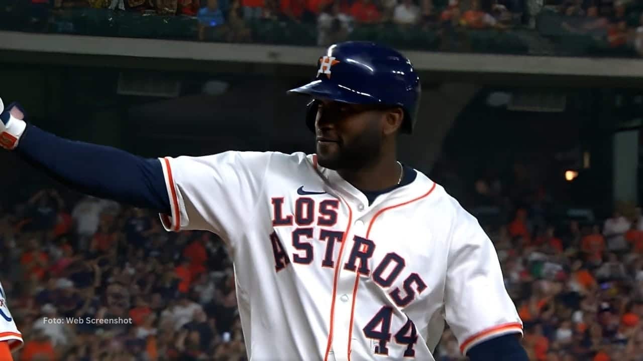 Yordan Alvarez en un juego con Houston Astros