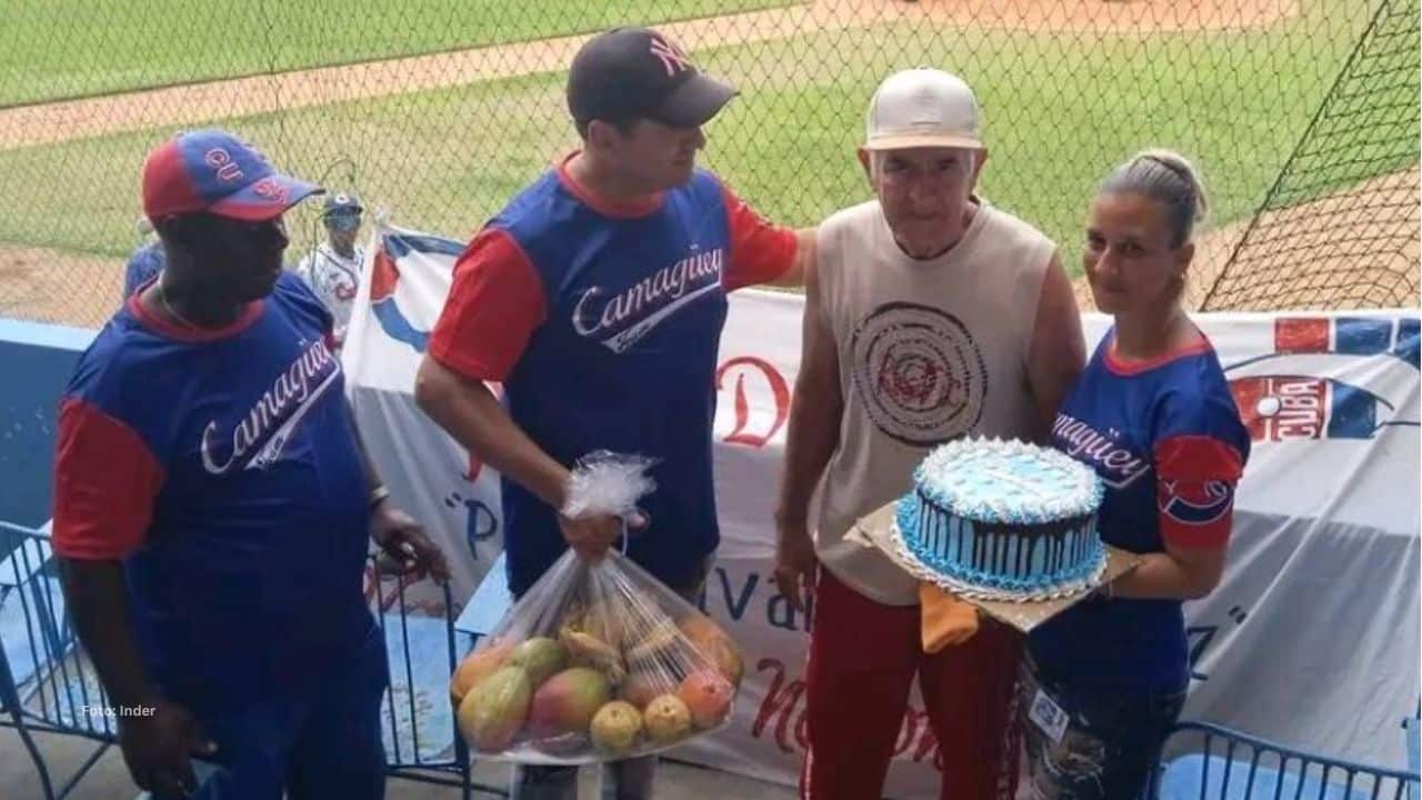 El deceso de Carlos Gómez de Avila recorrió de inmediato varios perfiles en las redes sociales, los que lamentaron el suceso y brindaron condolencias.